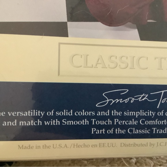 King Flat sheets (2) and 2 King pillowcases Classic traditions MADE IN USA - Picture 3 of 5